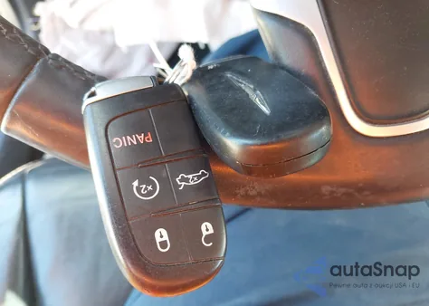 2016 Chrysler 300 Anniversary Edition из США, поврежденный, VIN 2C3CCAAG5GH142120